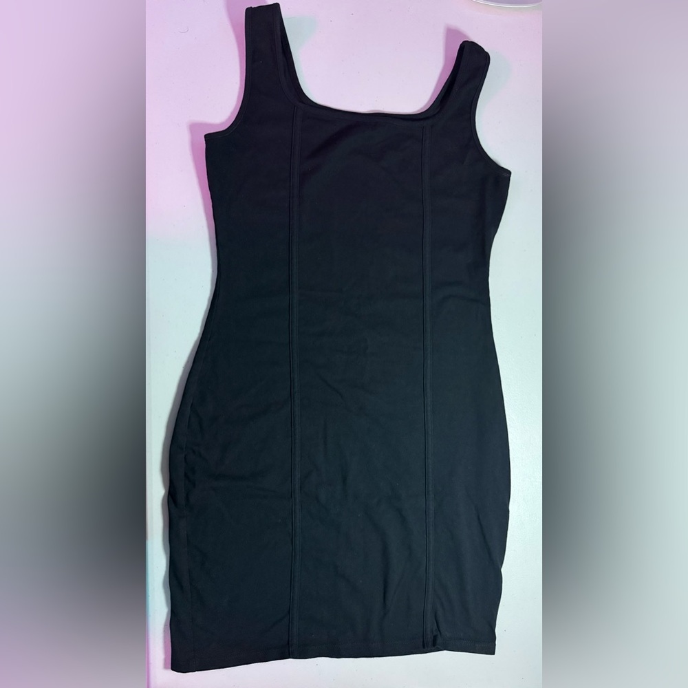 Black Sleeveless Dress